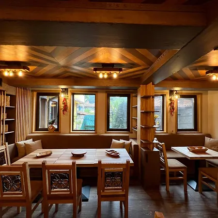 китанова къща בית הארחה